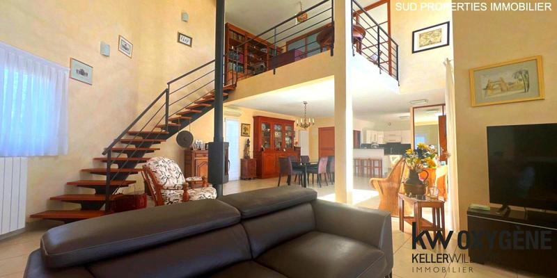 Maison - 216 m² - 6 pièces