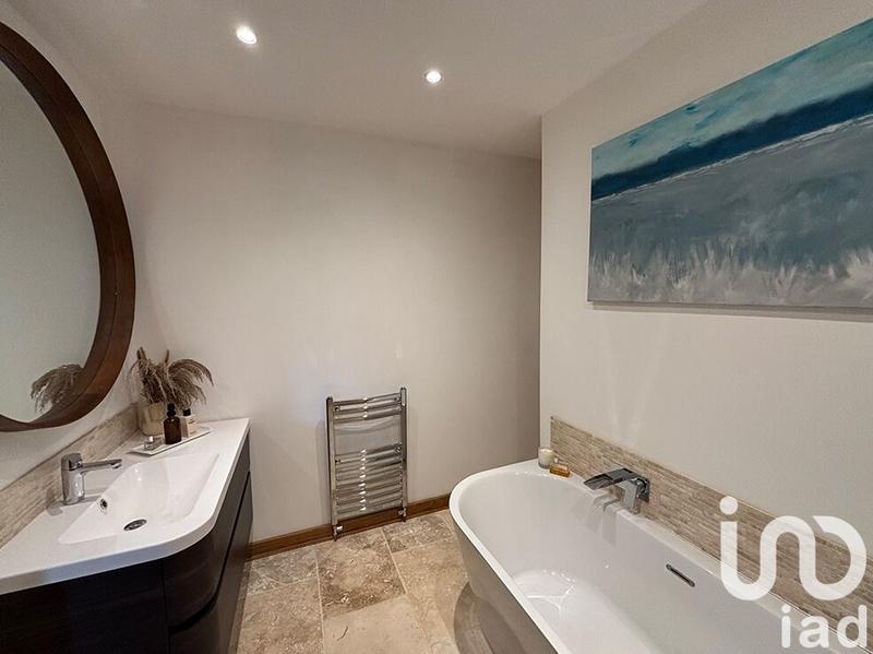 Maison - 287 m² - 12 pièces