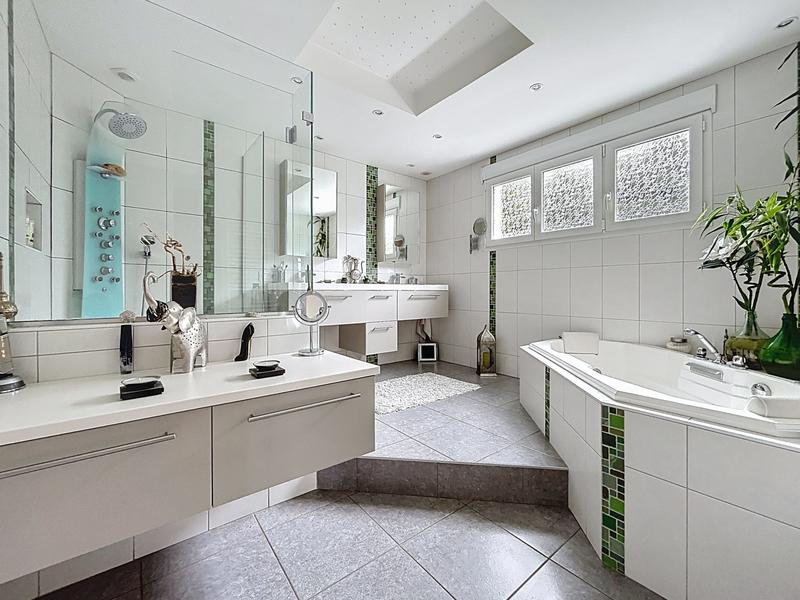 Maison ancienne - 223 m² - 14 pièces