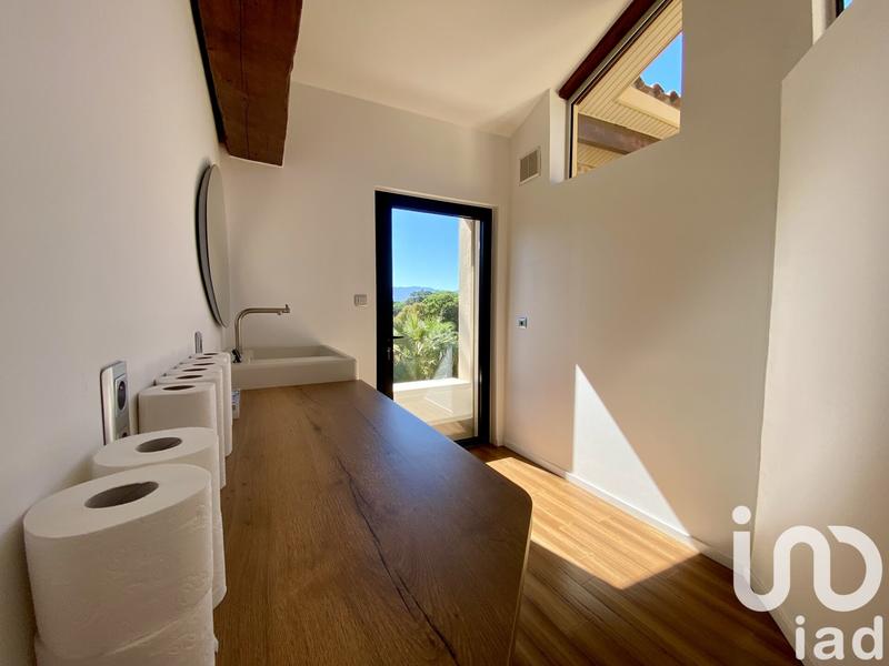 Maison - 200 m² - 6 pièces