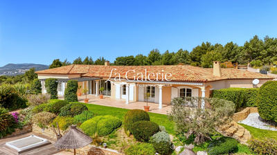 Maison - 630 m² - 13 pièces