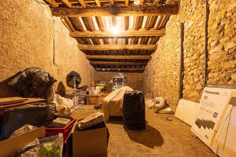 Maison - 234 m² - 8 pièces