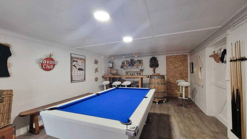 Maison - 186 m² - 8 pièces