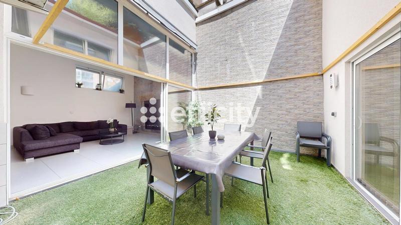 Maison - 160 m² - 5 pièces