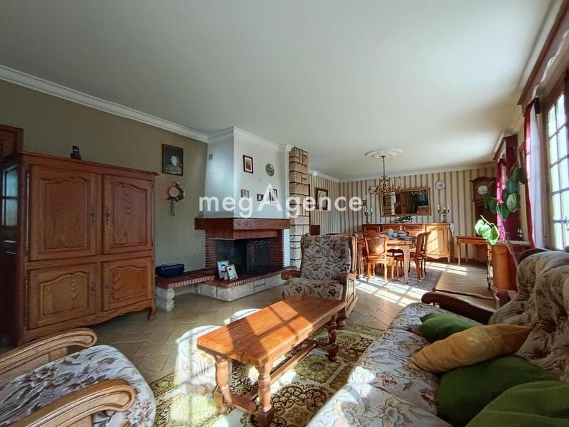 Maison - 230 m² - 8 pièces