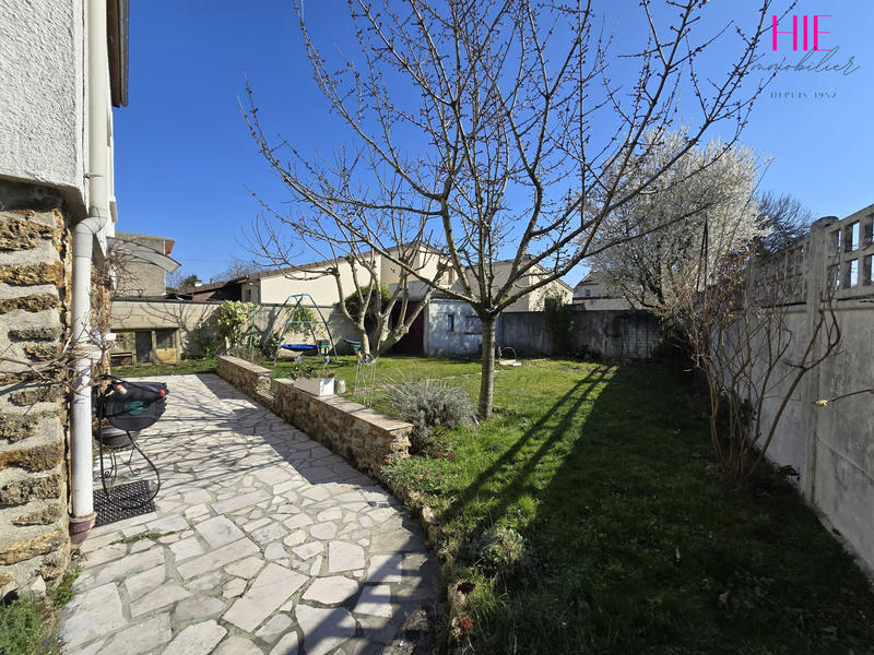 Maison - 100 m² - 6 pièces