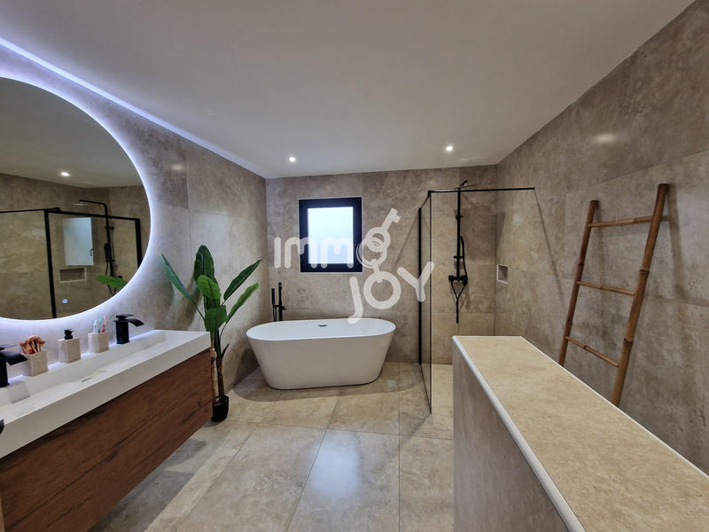 Maison - 156 m² - 5 pièces