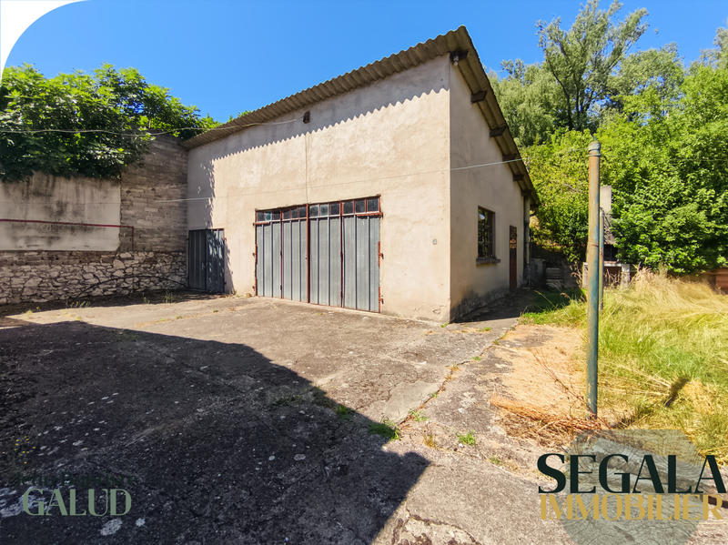 Maison - 220 m² - 8 pièces