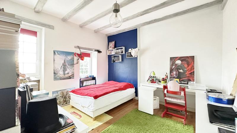 Maison - 230 m² - 7 pièces