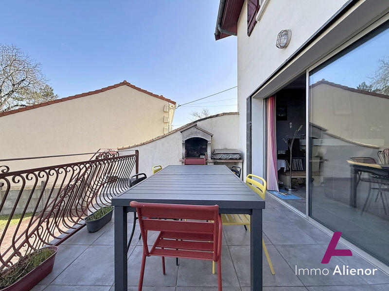 Maison - 188 m² - 9 pièces