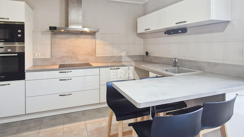 Maison - 92 m² - 5 pièces