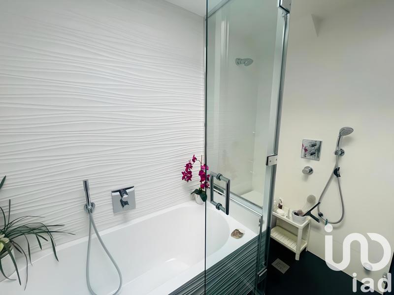 Appartement - 97 m² - 5 pièces