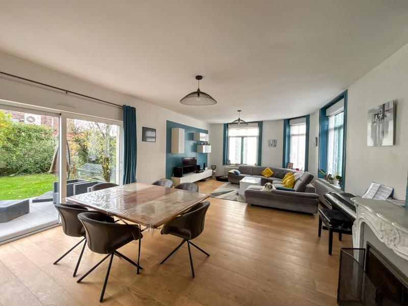 Maison - 190 m² - 6 pièces