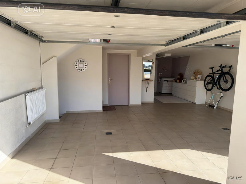 Maison - 219 m² - 5 pièces