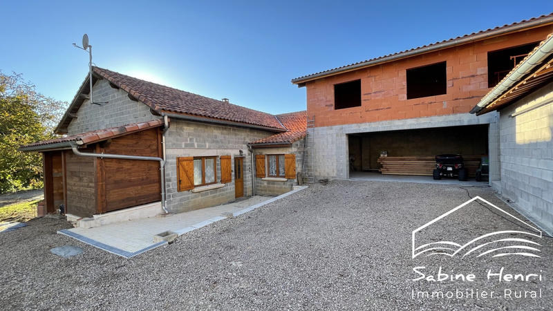 Maison - 211 m² - 5 pièces