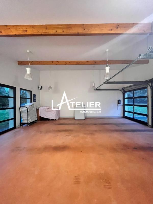 Propriété - 220 m² - 7 pièces