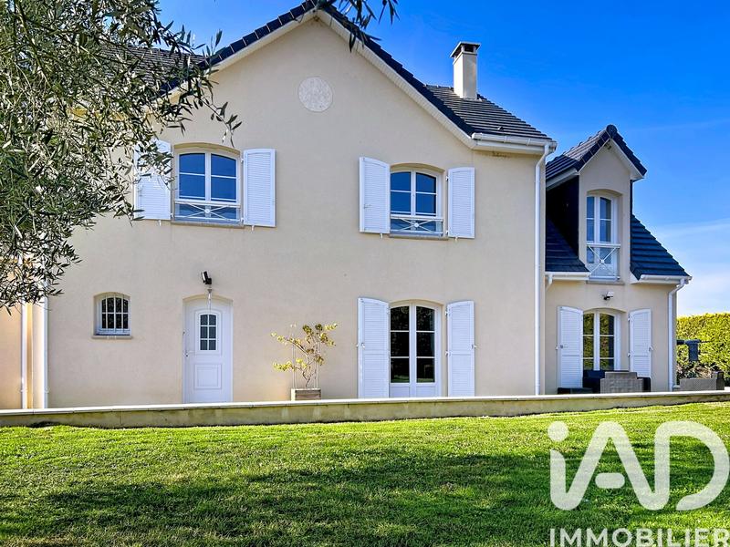 Maison - 202 m² - 8 pièces