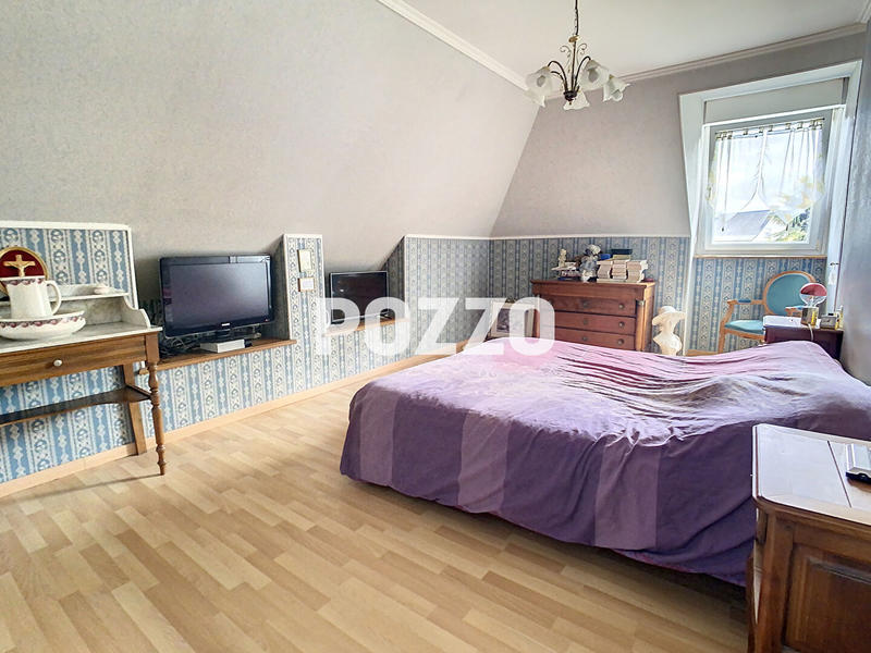 Maison - 244 m² - 8 pièces