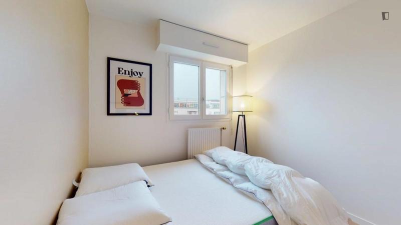 Chambre - 10 m² - 5 pièces