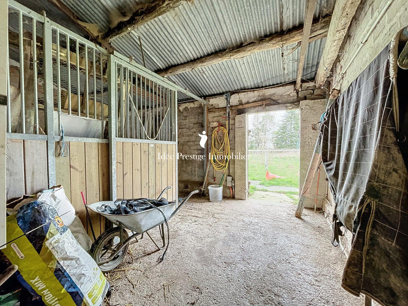 Maison - 241 m² - 8 pièces