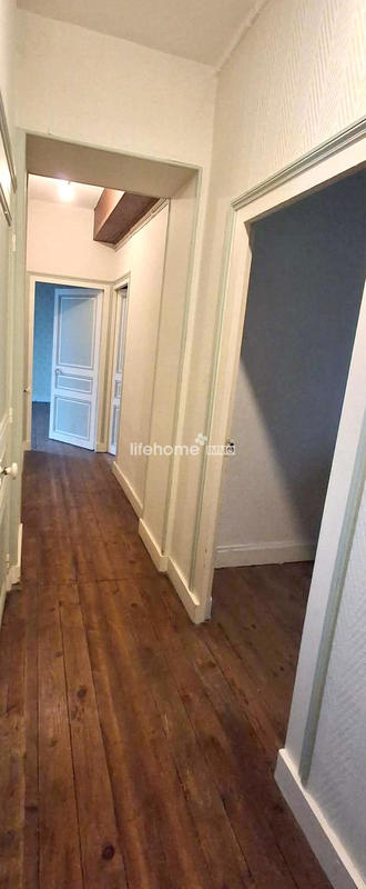 Maison - 181 m² - 9 pièces