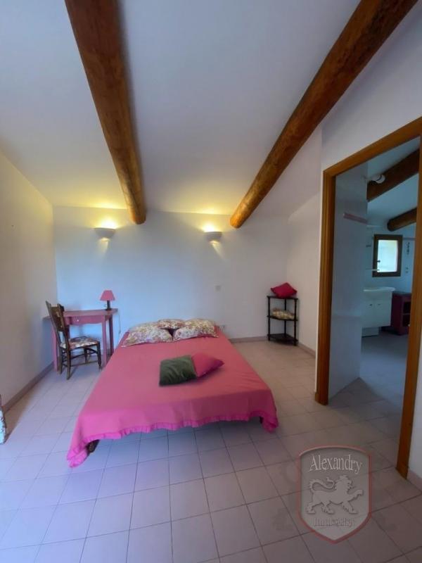 Maison - 240 m² - 9 pièces