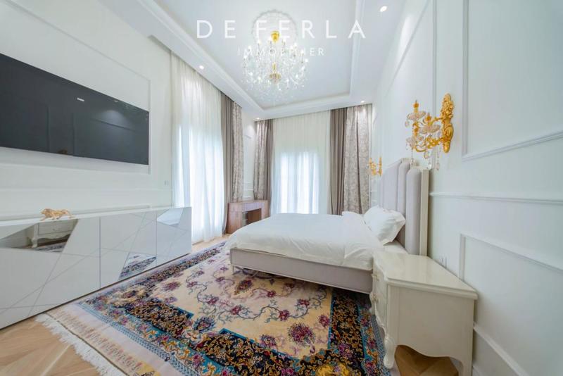 Villa - 1 200 m² - 12 pièces