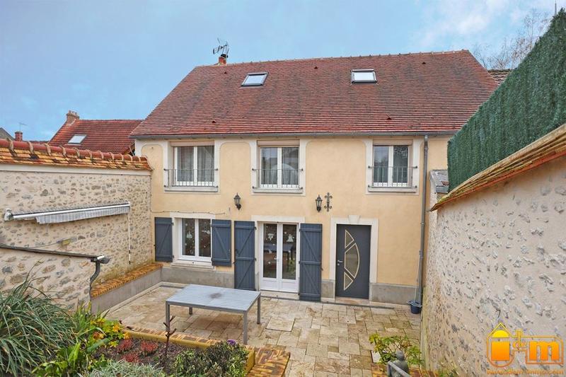 Maison de village - 130 m² - 6 pièces