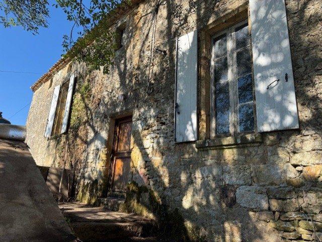 Maison traditionnelle - 77 m² - 2 pièces