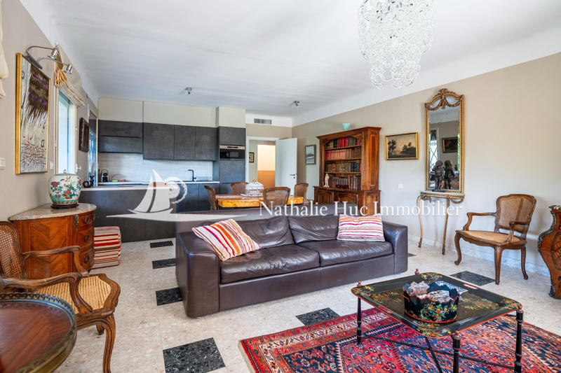 Demeure - 262 m² - 8 pièces