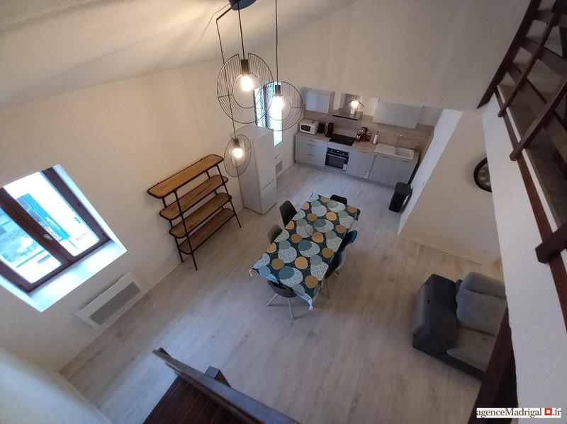 Appartement - 81 m² - 3 pièces