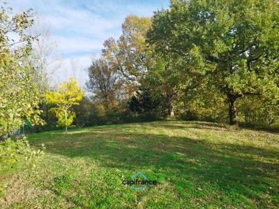 Terrain constructible - 2 800 m²