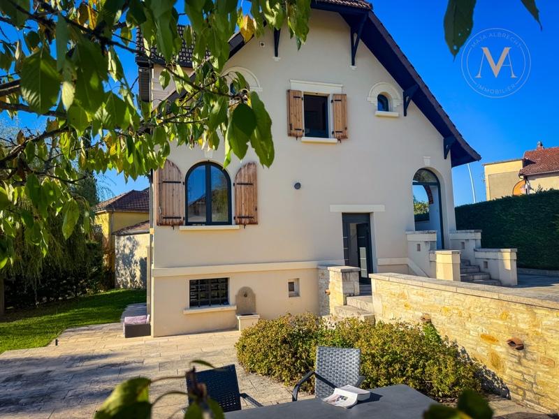 Maison - 90 m² - 6 pièces