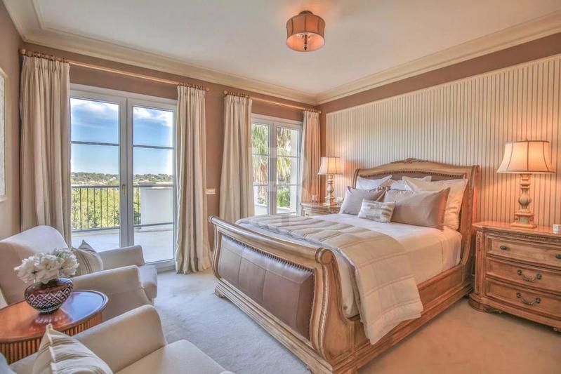 Villa - 460 m² - 9 pièces