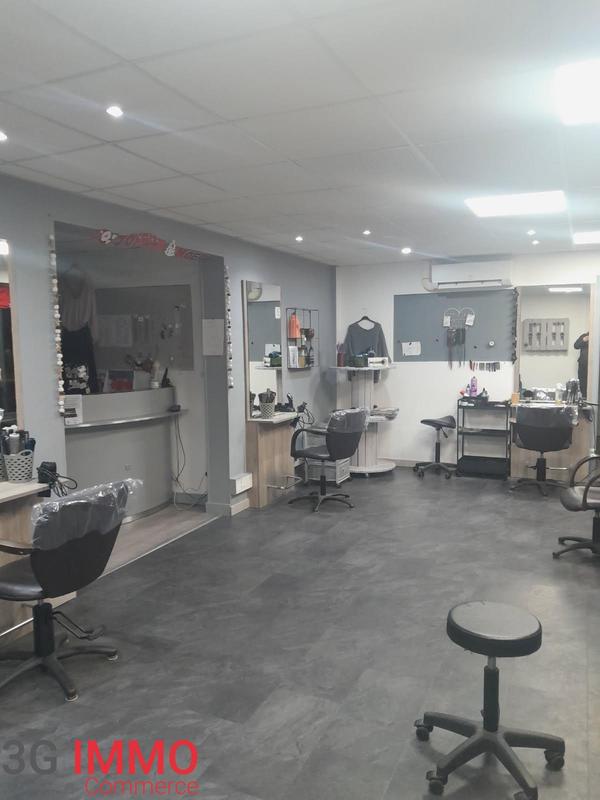 Local commercial - 120 m² - 4 pièces