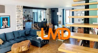 Maison - 180 m² - 9 pièces