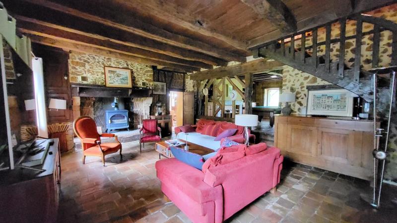 Maison - 305 m² - 10 pièces