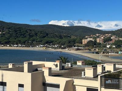 Appartement - 93 m² - 4 pièces