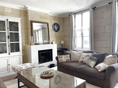 Maison - 230 m² - 7 pièces