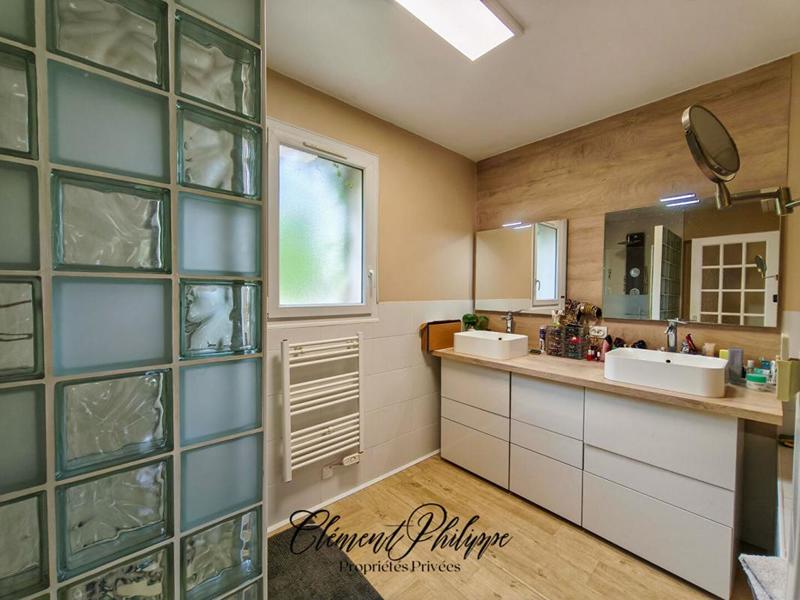 Maison - 167 m² - 7 pièces