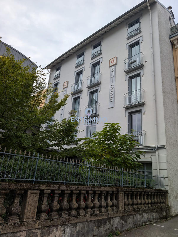 Appartement - 200 m² - 6 pièces