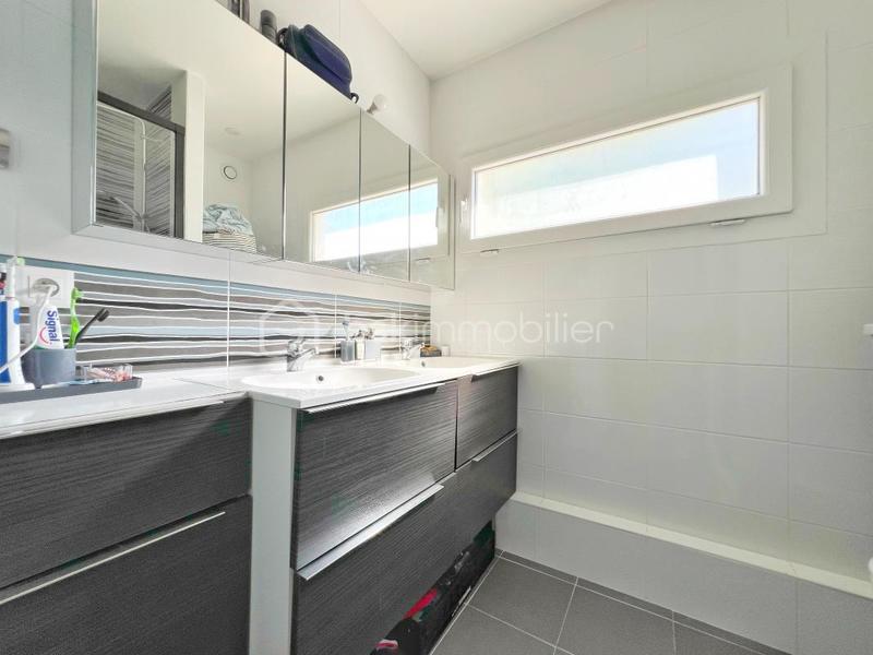 Appartement - 95 m² - 5 pièces
