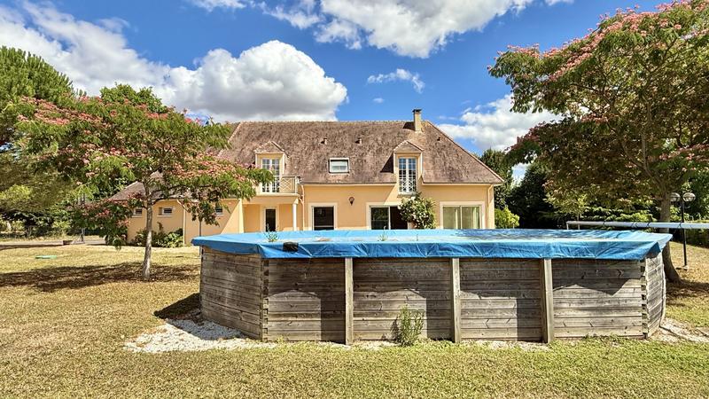 Maison - 244 m² - 6 pièces