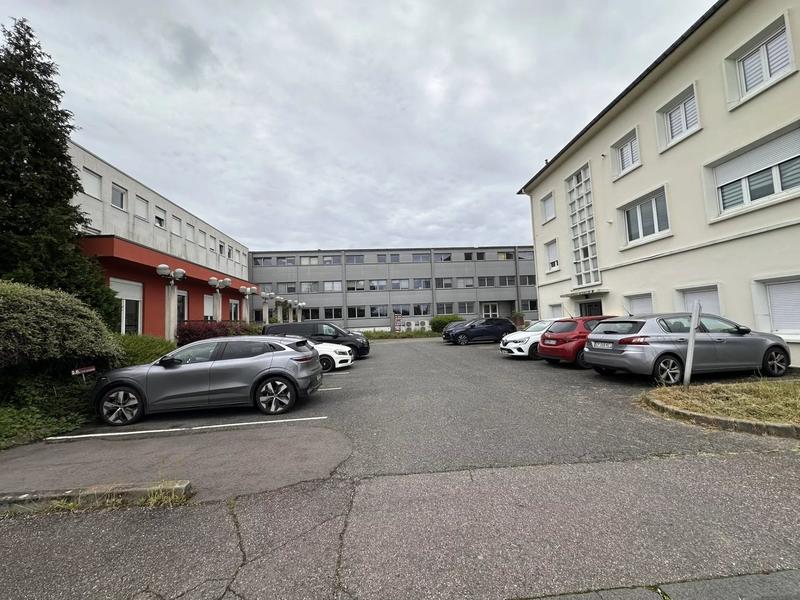 Bureau - 262 m² - 8 pièces