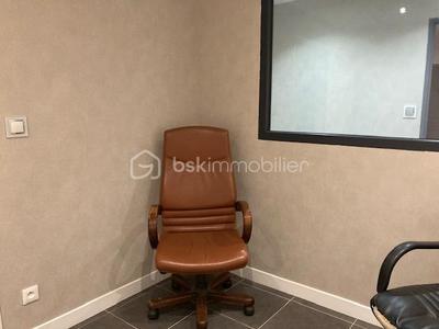 Local commercial - 133 m² - 7 pièces