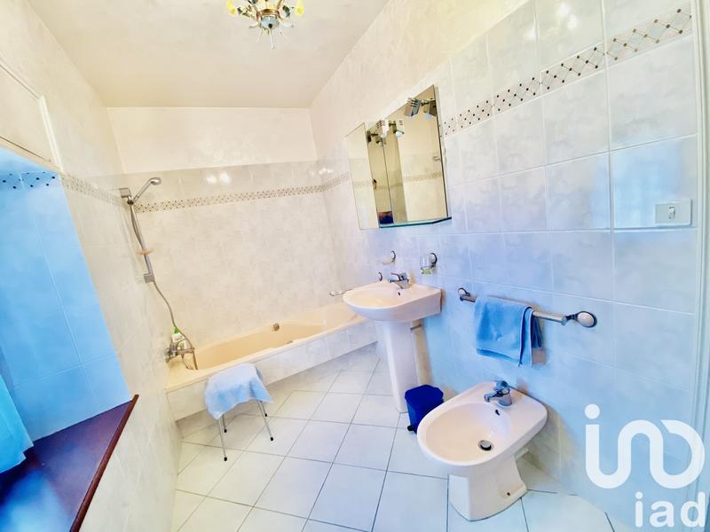 Maison - 301 m² - 11 pièces