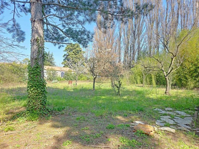 Terrain - 744 m²