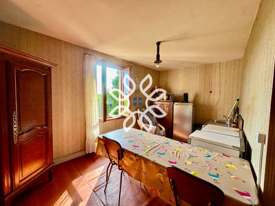 Propriété - 197 m² - 7 pièces