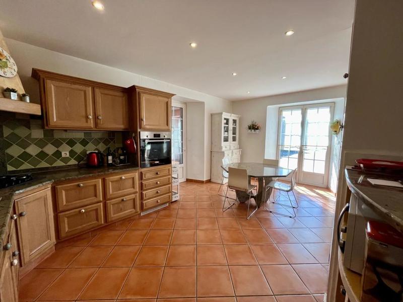 Maison de village - 248 m² - 10 pièces