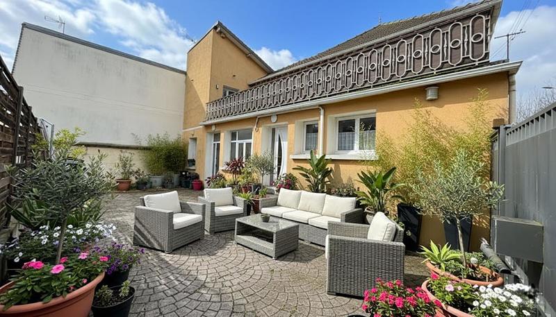 Maison - 170 m² - 6 pièces